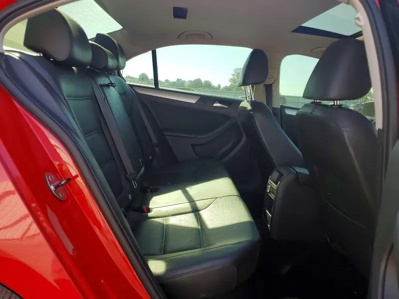 2013 VOLKSWAGEN JETTA SE  