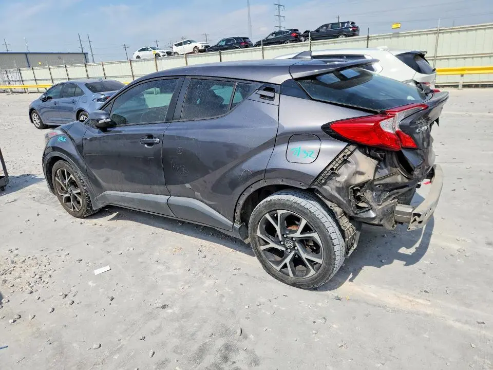 2018 TOYOTA C-HR XLE  