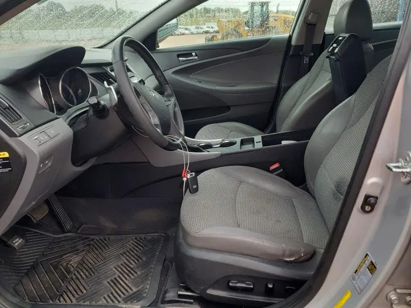 2011 HYUNDAI SONATA SE  