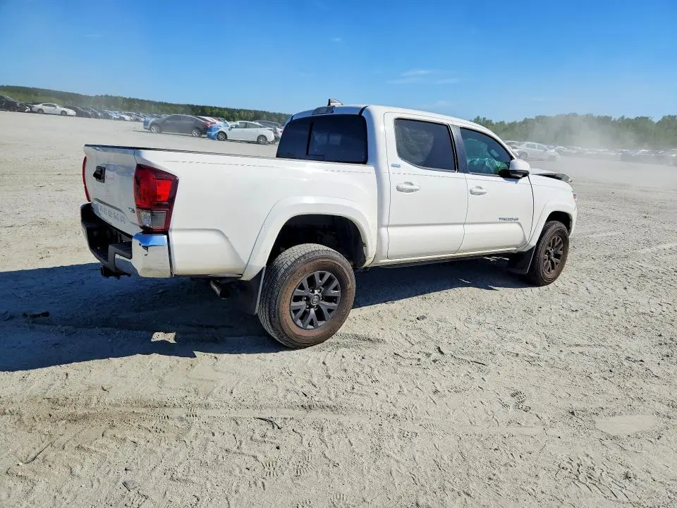 2020 TOYOTA TACOMA SR5 V6  