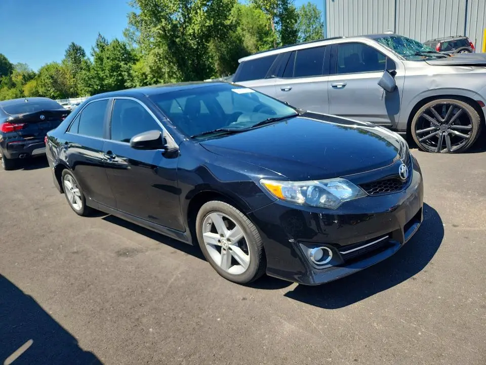 2012 TOYOTA CAMRY SE  