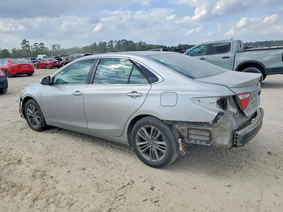 2016 TOYOTA CAMRY SE  