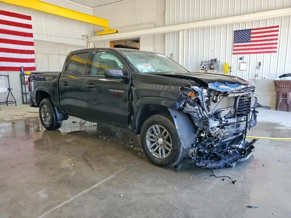 2024 CHEVROLET COLORADO LT  