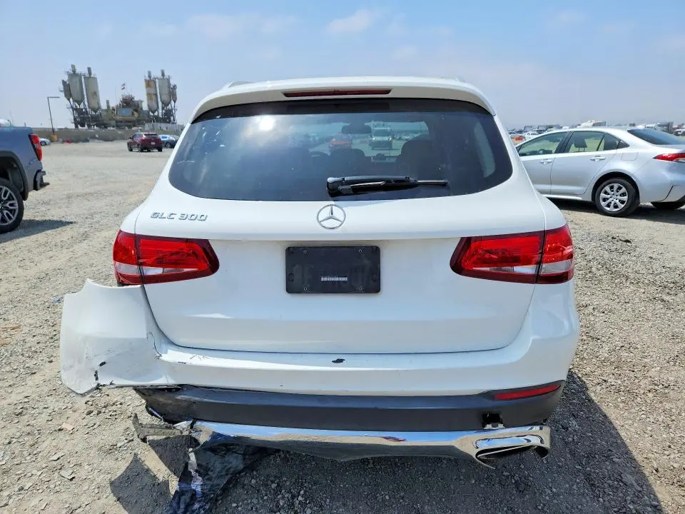 2018 MERCEDES-BENZ GLC 300  