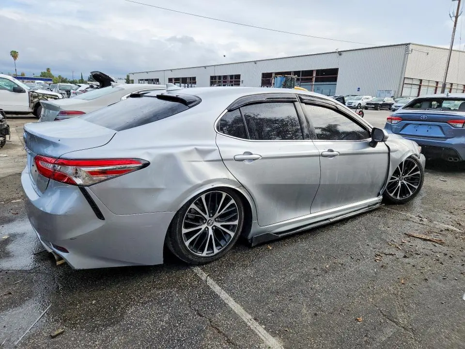 2019 TOYOTA CAMRY SE  