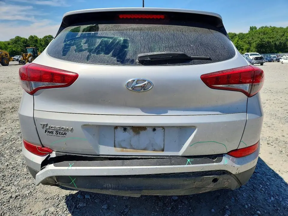 2016 HYUNDAI TUCSON SE  