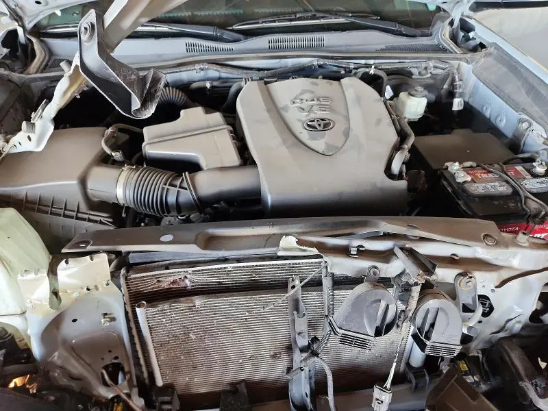 2021 TOYOTA TACOMA SR5 V6  