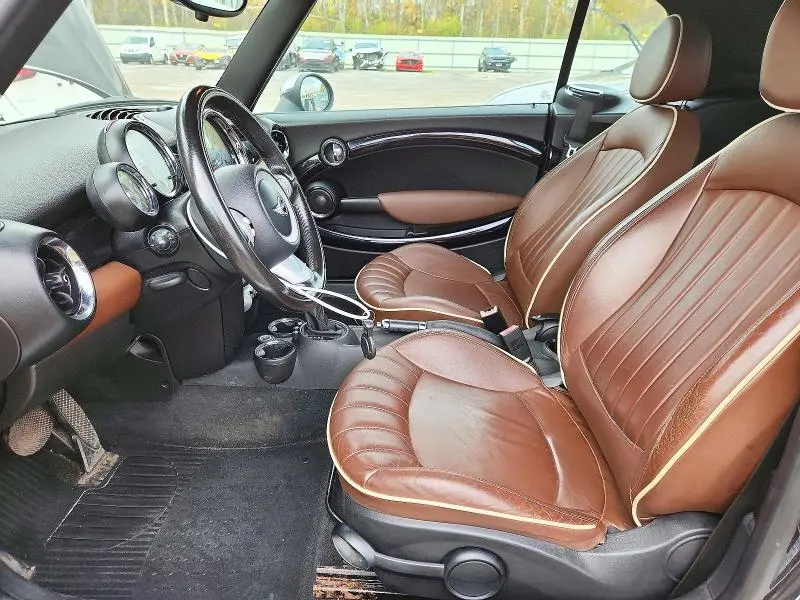 2010 MINI COOPER   