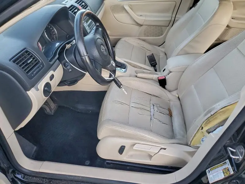 2010 VOLKSWAGEN JETTA SE  