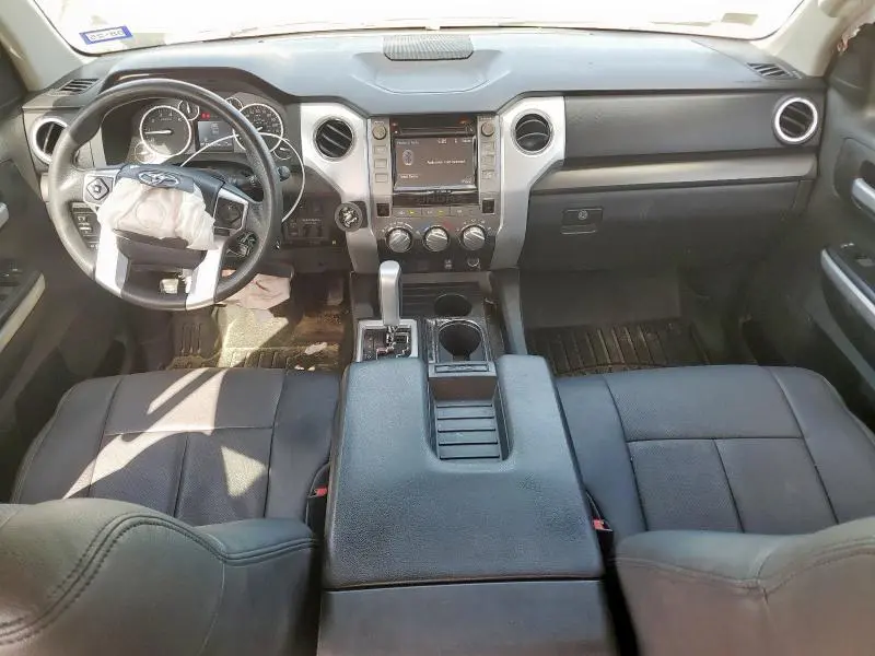 2017 TOYOTA TUNDRA CREWMAX SR5  