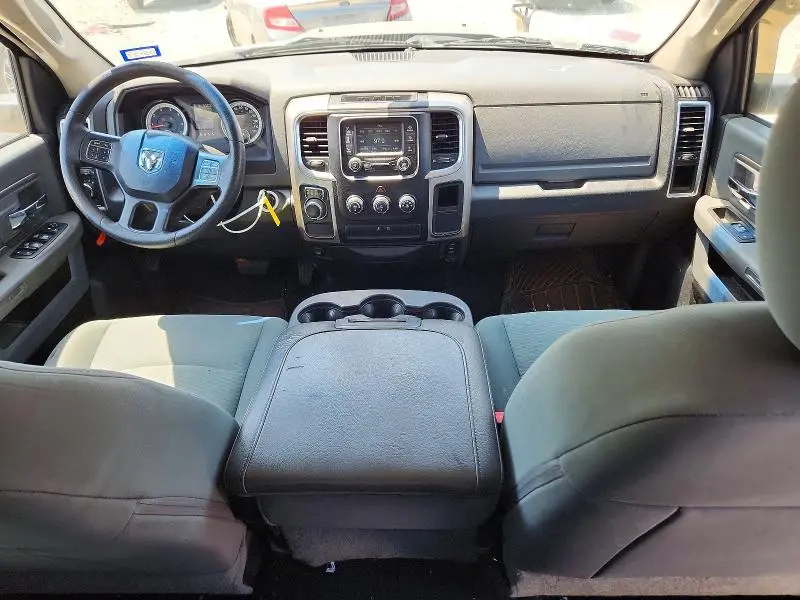 2016 RAM 1500 SLT  