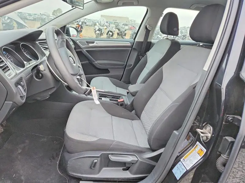 2016 VOLKSWAGEN E-GOLF SE  