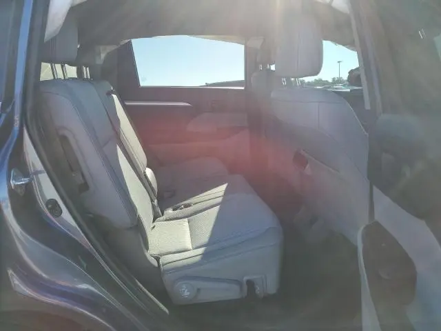 2017 TOYOTA HIGHLANDER LE  