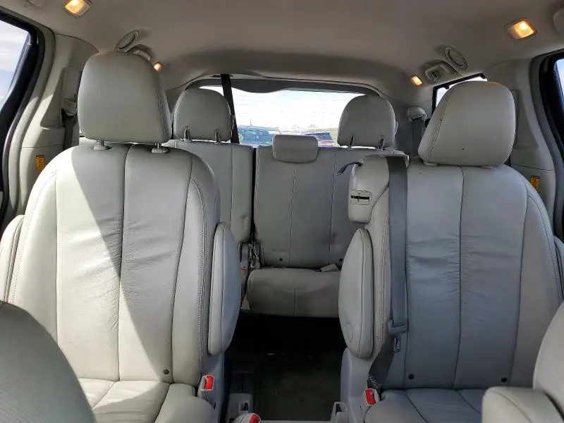 2012 TOYOTA SIENNA XLE 8-PASSENGER  