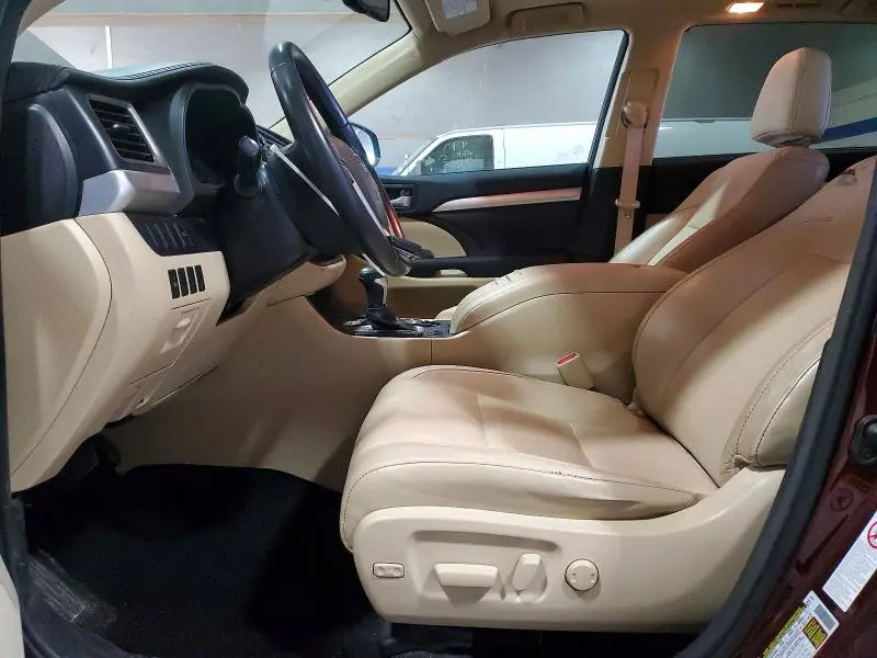 2016 TOYOTA HIGHLANDER XLE  