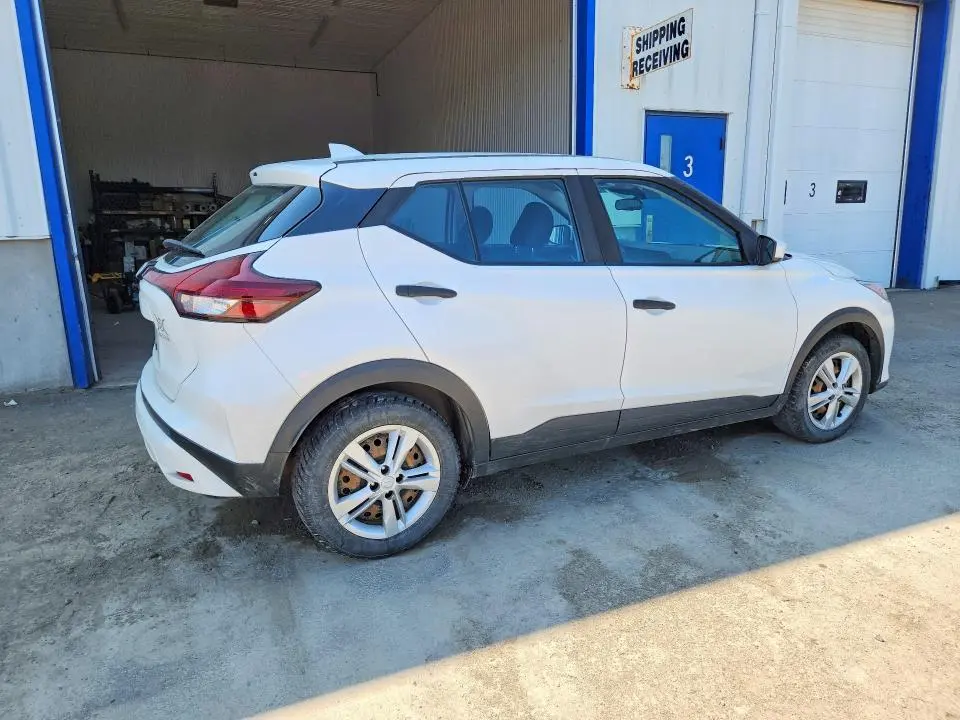 2021 NISSAN KICKS S  