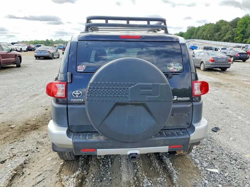 2011 TOYOTA FJ CRUISER BASE  