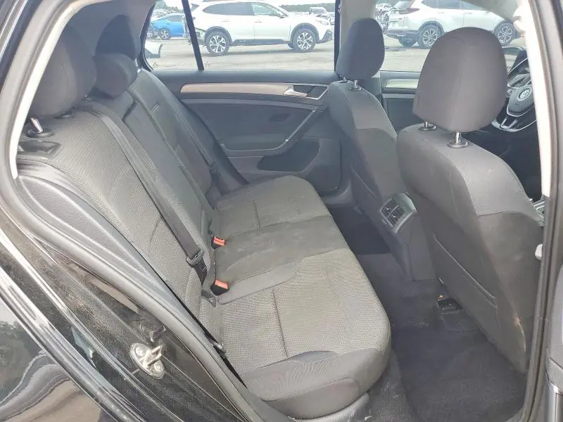 2016 VOLKSWAGEN GOLF S/SE  