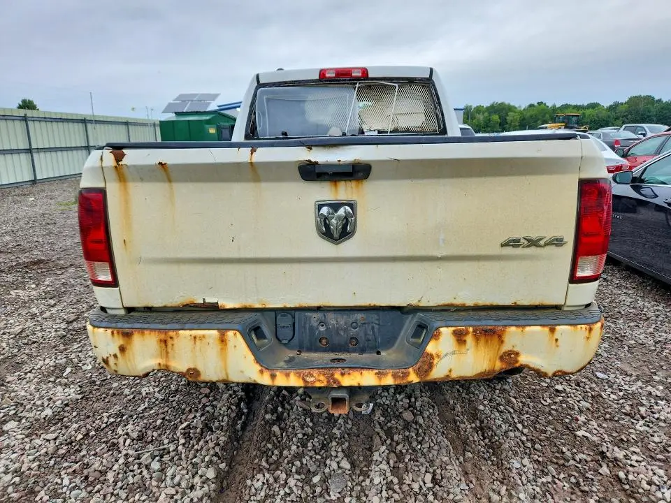 2013 RAM 1500 ST  