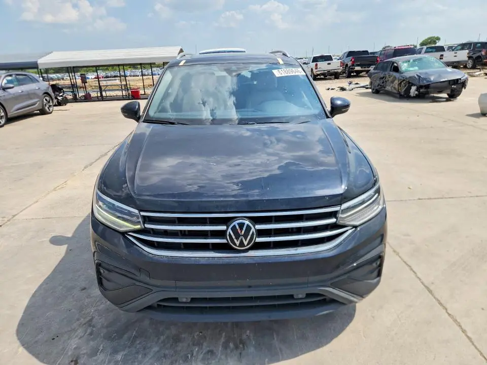2022 VOLKSWAGEN TIGUAN SE  