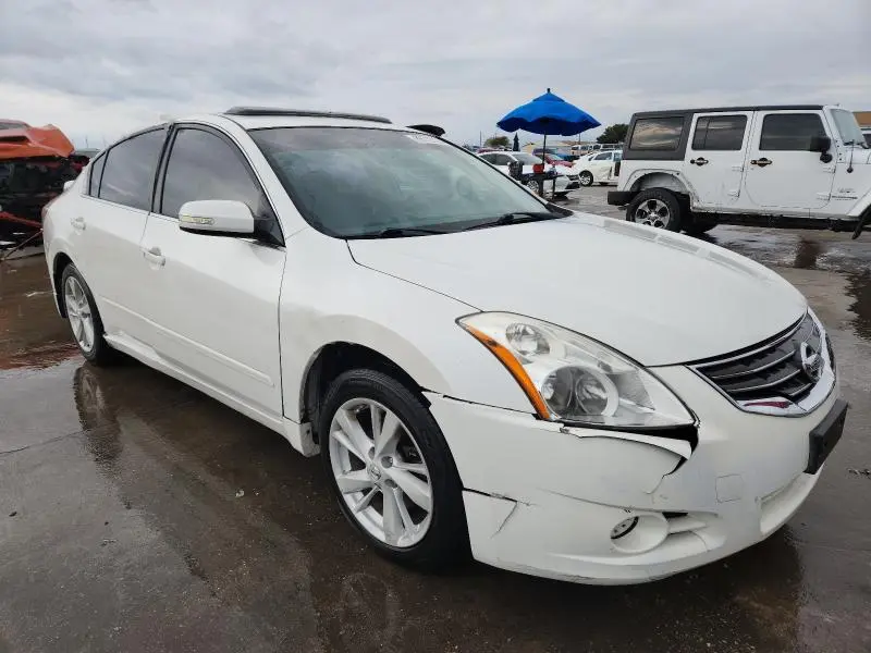 2010 NISSAN ALTIMA BASE  
