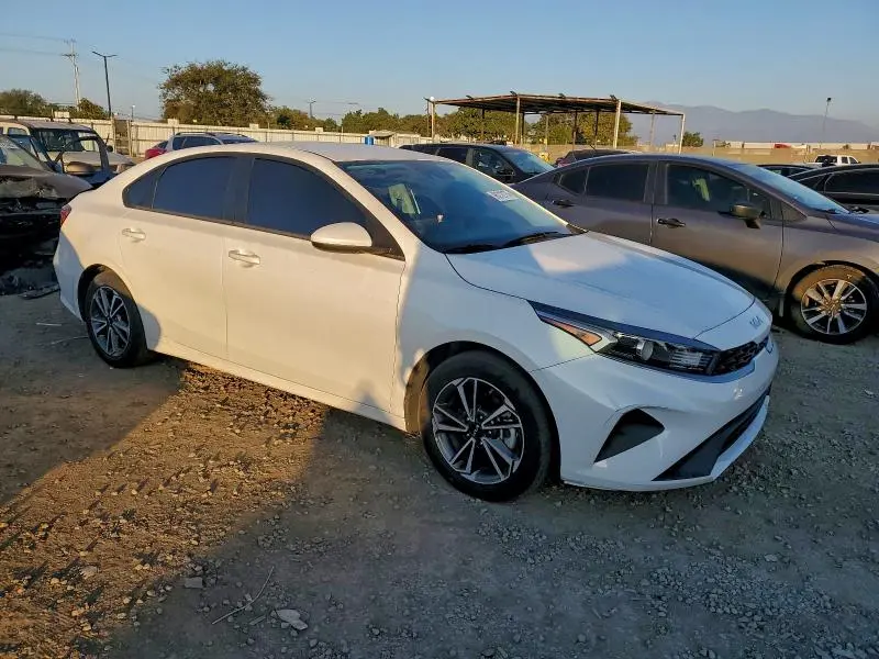 2022 KIA FORTE FE  