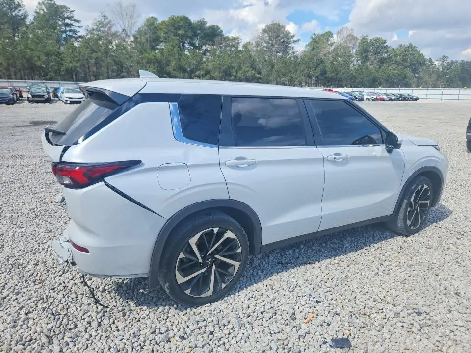 2024 MITSUBISHI OUTLANDER SE  