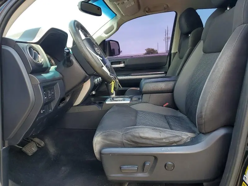 2016 TOYOTA TUNDRA SR5  
