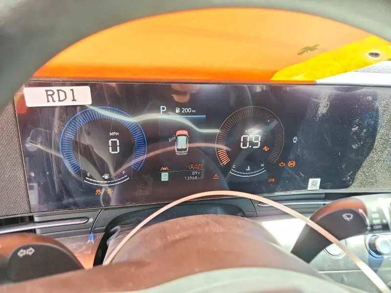 2025 HYUNDAI KONA SE  