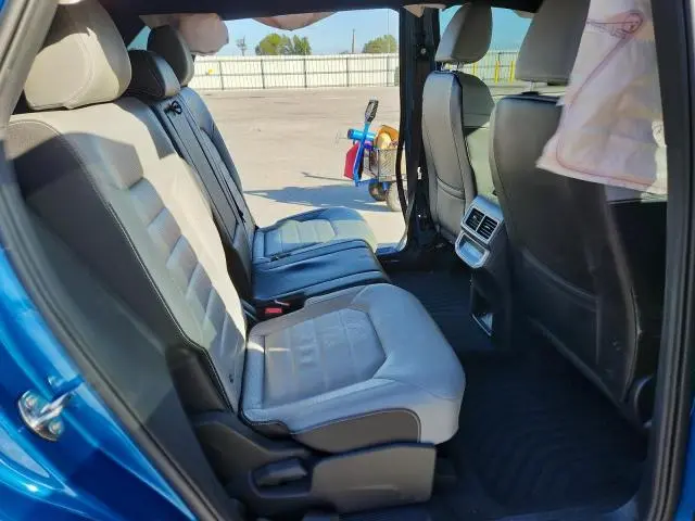 2024 VOLKSWAGEN ATLAS CROSS SPORT SEL R-LINE  