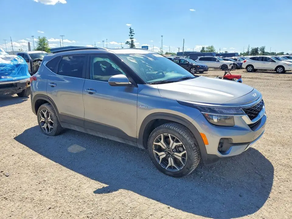 2023 KIA SELTOS EX  