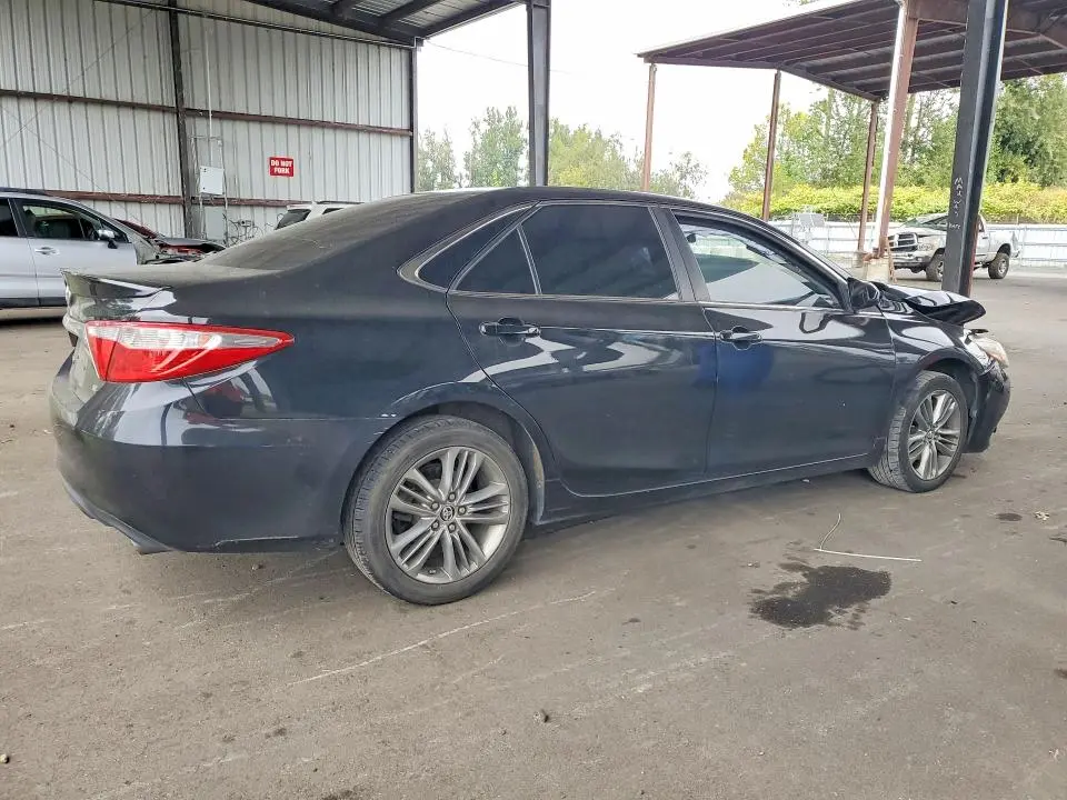 2015 TOYOTA CAMRY SE  