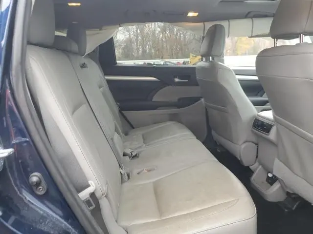 2016 TOYOTA HIGHLANDER XLE  