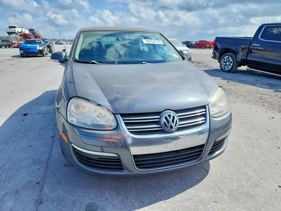 2010 VOLKSWAGEN JETTA SE  