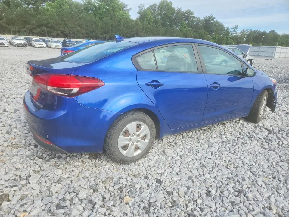 2017 KIA FORTE LX  