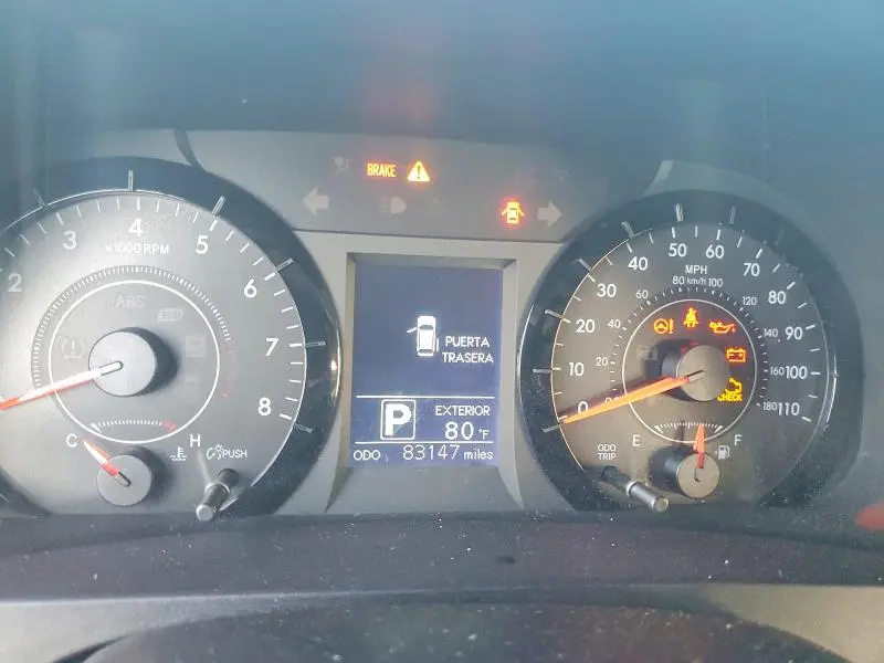 2017 TOYOTA SIENNA LE  