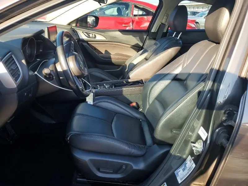 2018 MAZDA 3 TOURING  