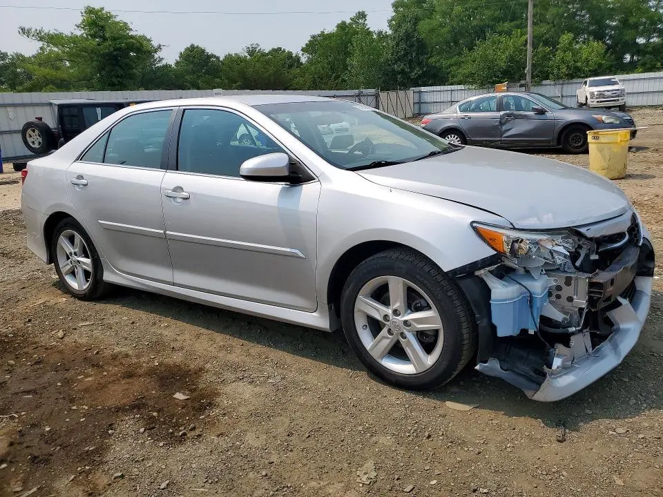 2014 TOYOTA CAMRY SE  
