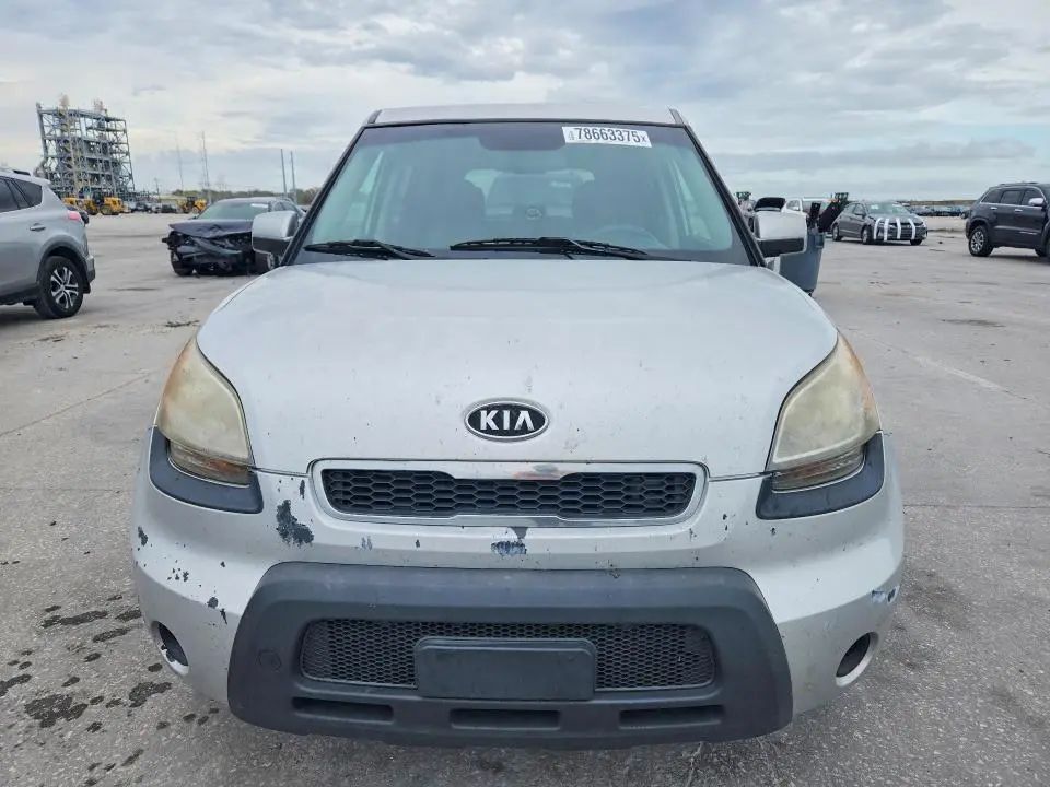 2011 KIA SOUL +  