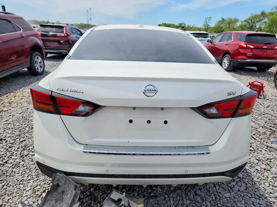 2021 NISSAN ALTIMA SV  