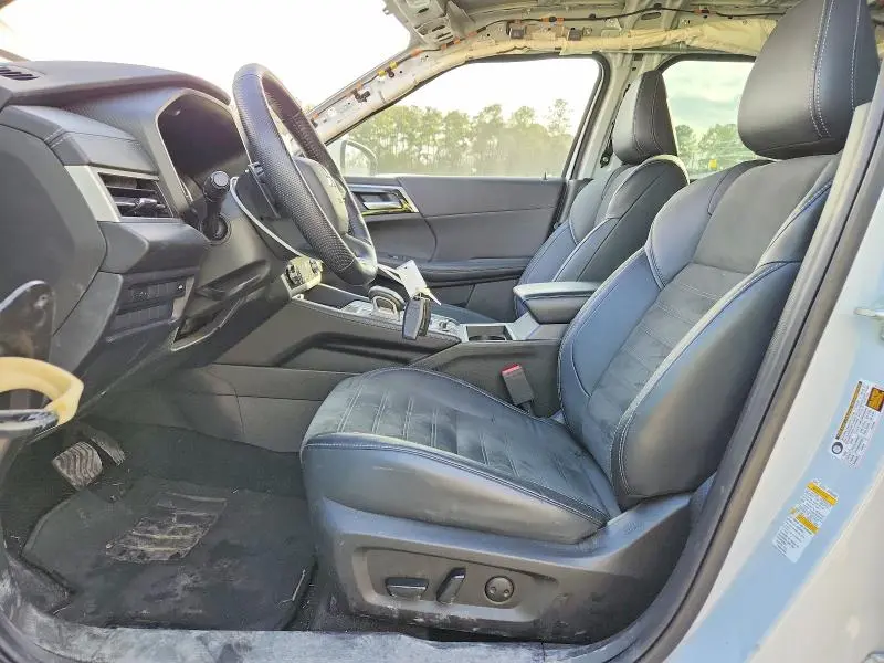 2023 MITSUBISHI OUTLANDER SE  