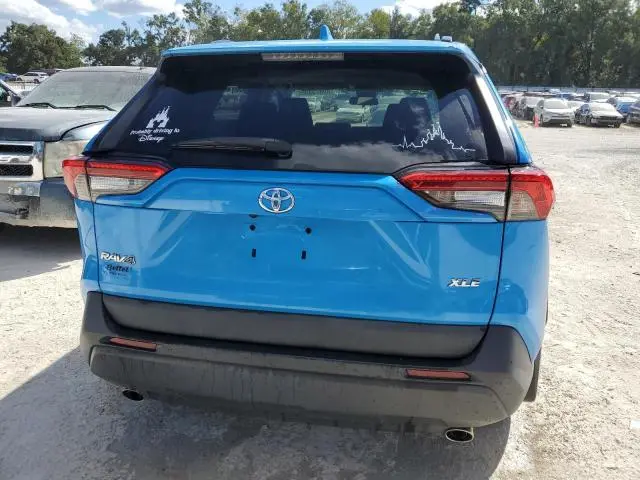 2021 TOYOTA RAV4 XLE  