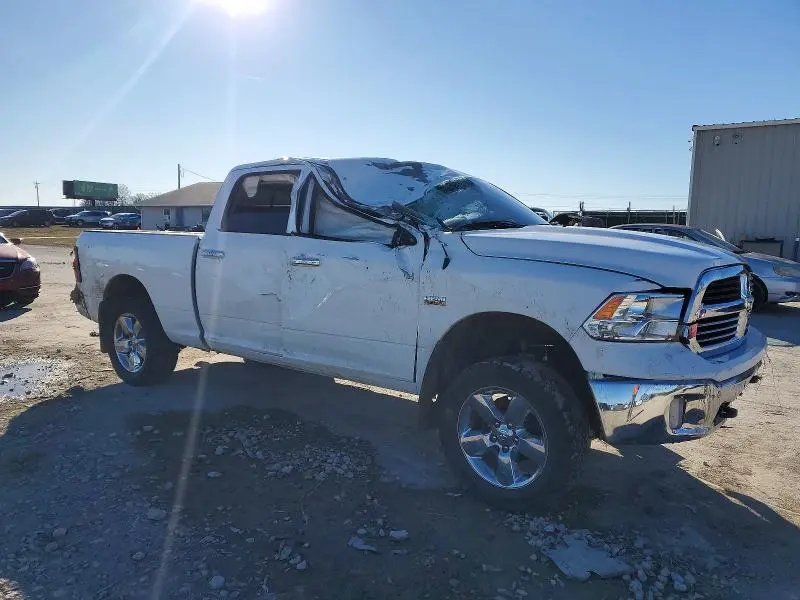 2015 RAM 1500 SLT  