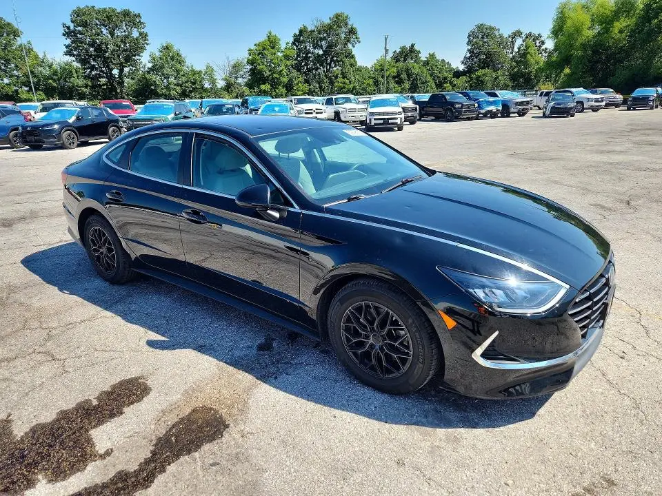 2020 HYUNDAI SONATA SE  