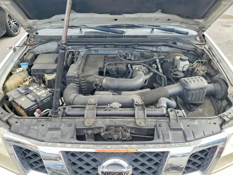 2013 NISSAN FRONTIER S  