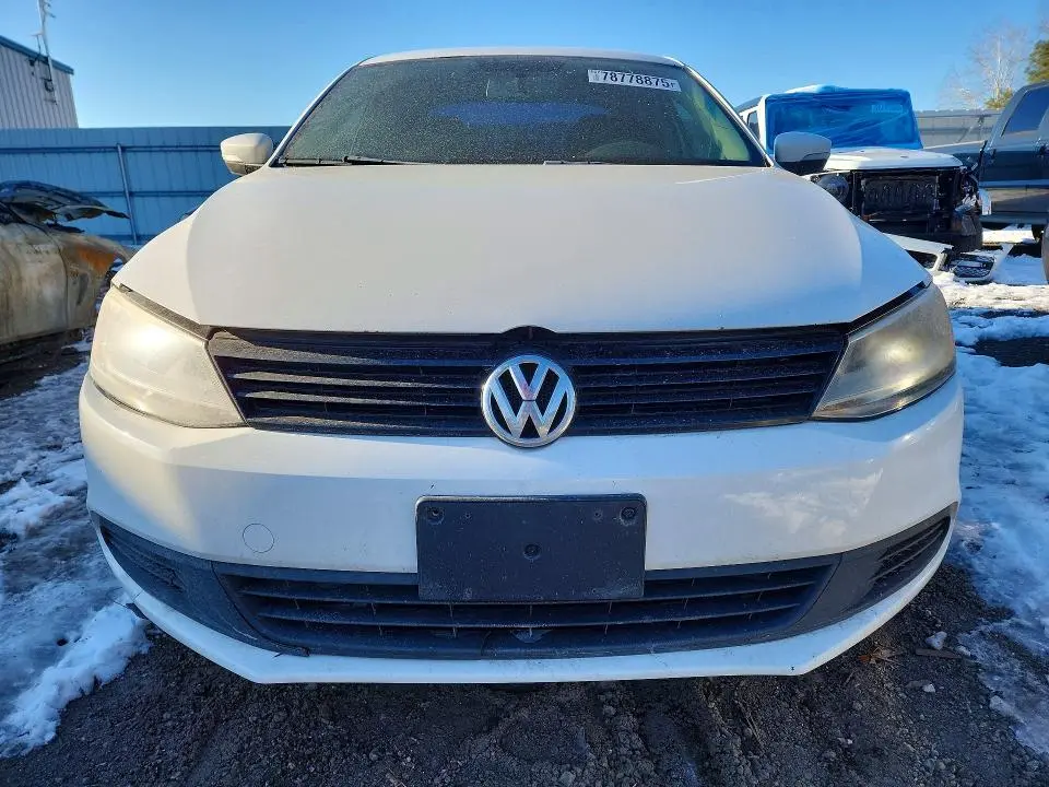 2011 VOLKSWAGEN JETTA SE  