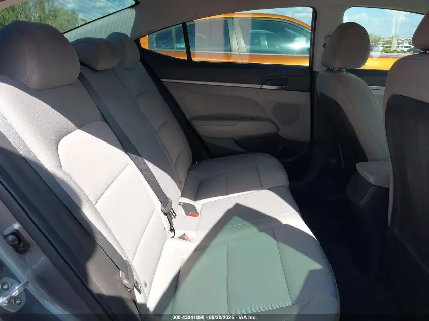 2018 HYUNDAI ELANTRA SE