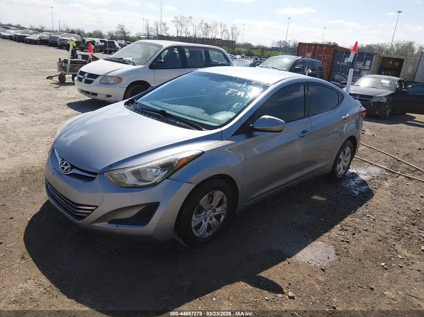 2016 HYUNDAI ELANTRA SE