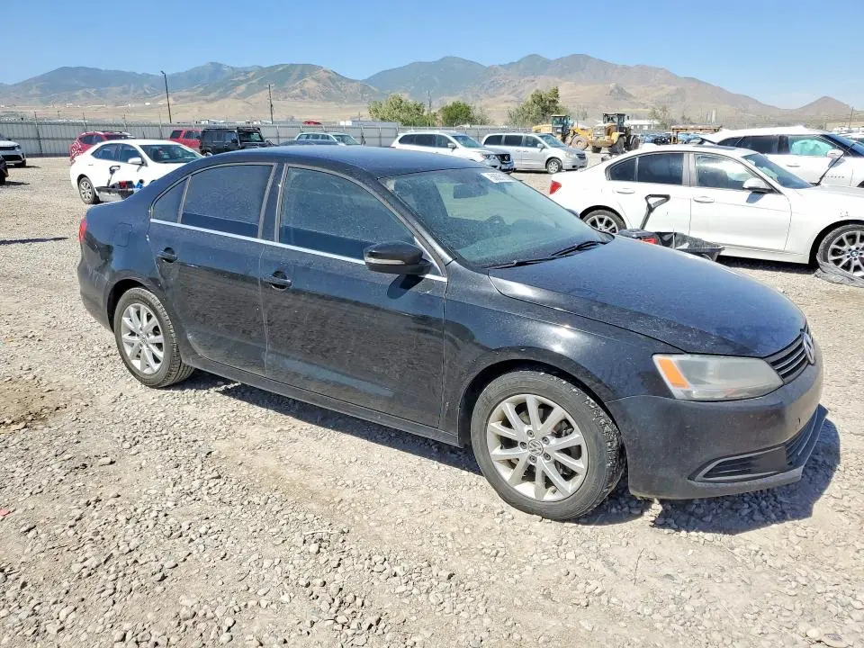 2014 VOLKSWAGEN JETTA SE  