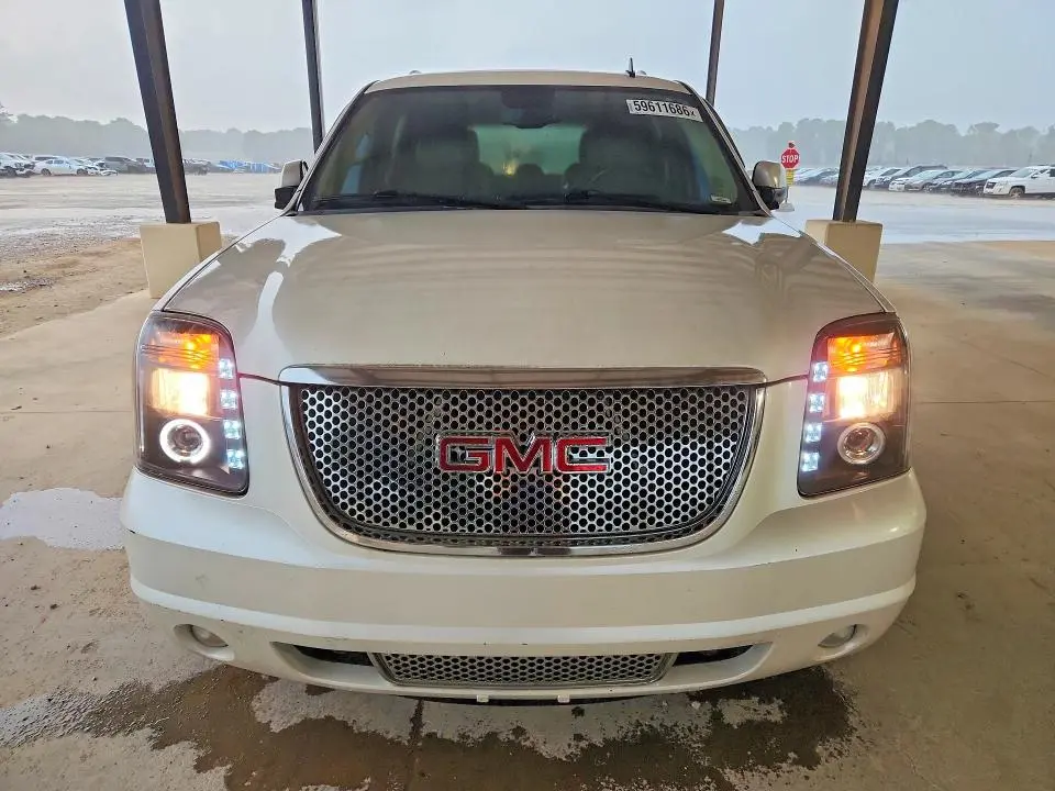 2011 GMC YUKON DENALI  